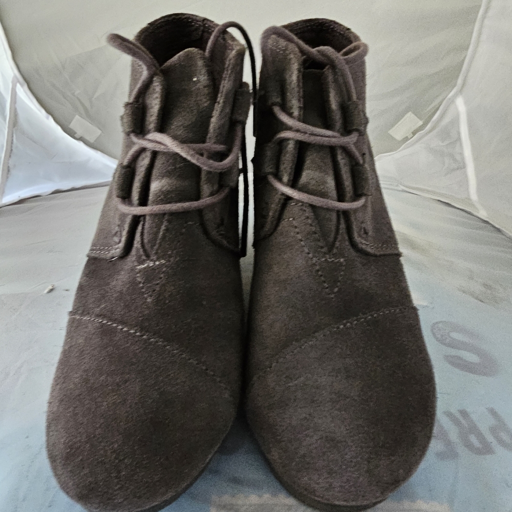 TOMS Desert Wedge Castlerock Grey Suede Bootie Size 9